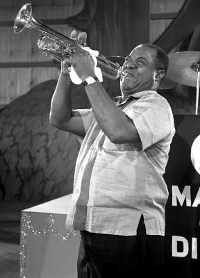 Louis Armstrong foto č.04 - Kliknutím na obrázok zatvorte -