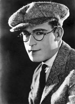 Harold Lloyd foto č.01 - Kliknutím na obrázok zatvorte -