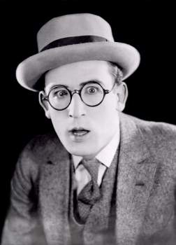 Harold Lloyd foto č.03 - Kliknutím na obrázok zatvorte -